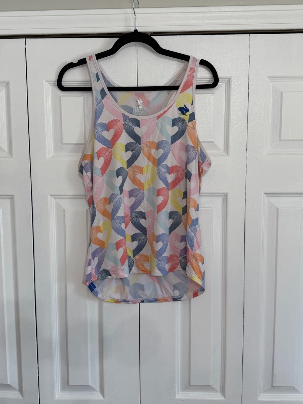 Rabbit athletic wear Women’s Multicolor Heart Print Tank Top (M)
